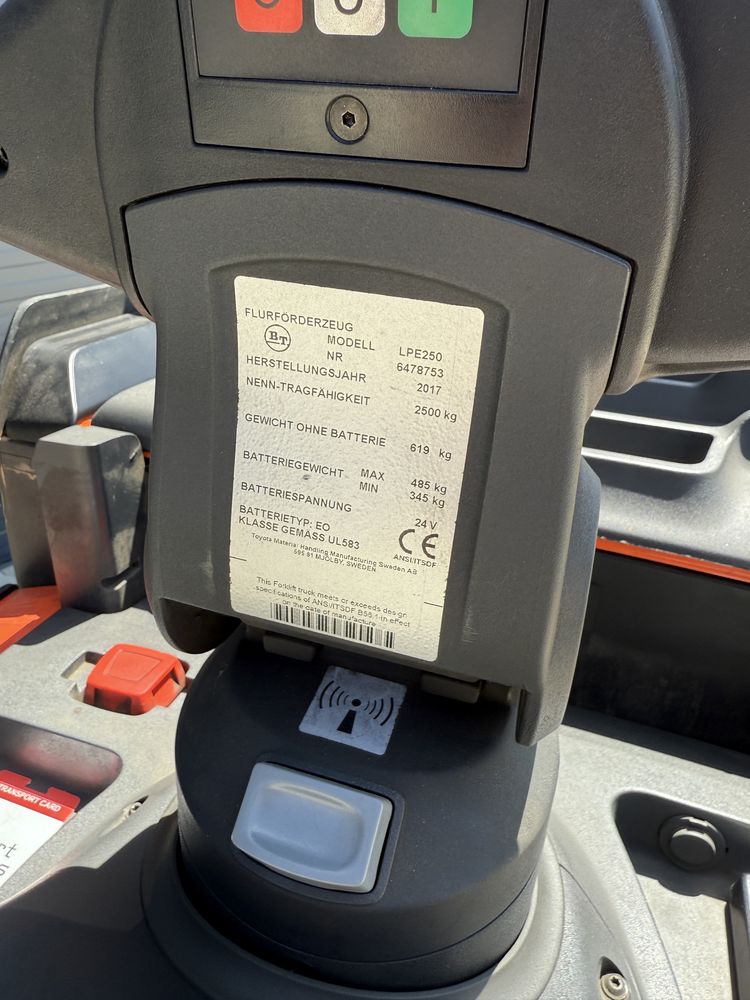 Transpaleta electrica cu ridicare 2500 kg