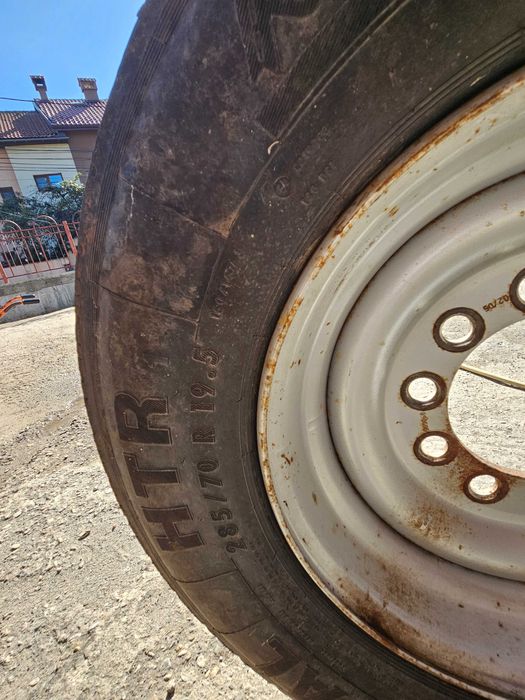 Гуми с джанти 285/70/19.5