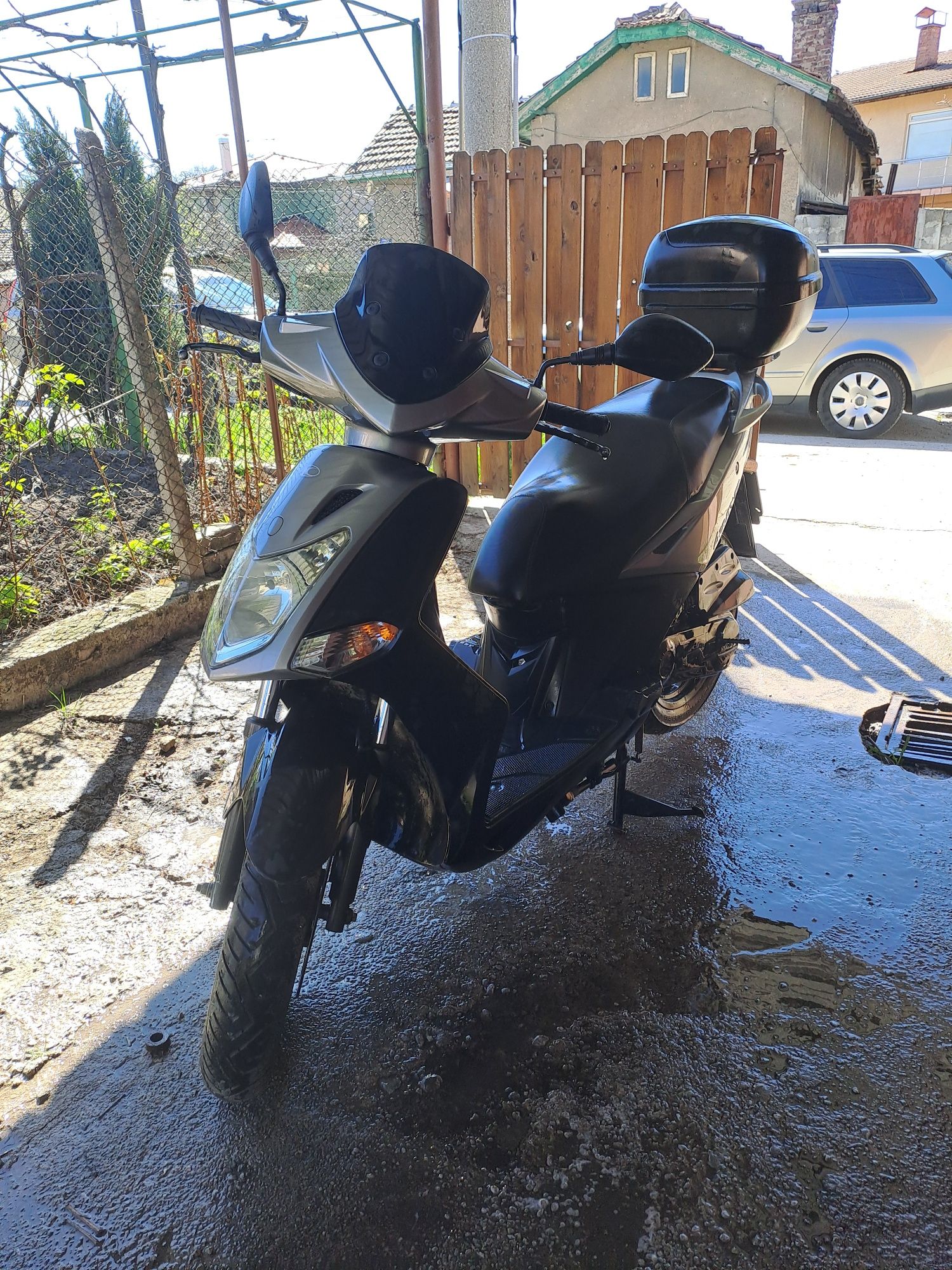 Скутер Kimko Agility 50