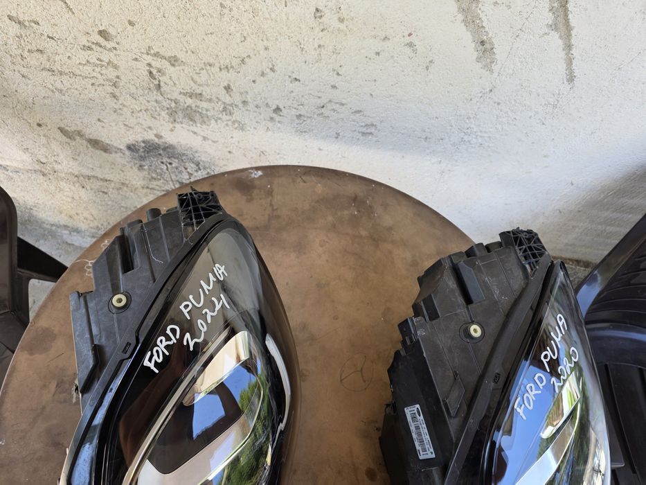 Ford PUMA 2020 ляв фар 3бр