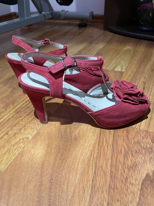 Sandale din piele intoarsa