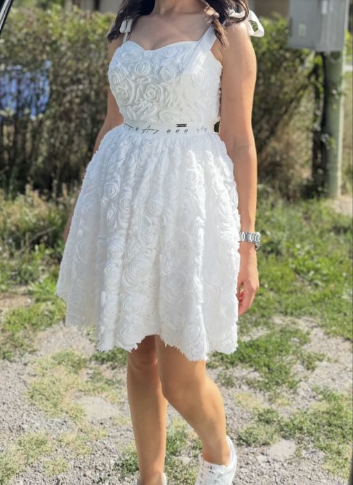 Прекрасна Алеса рокля