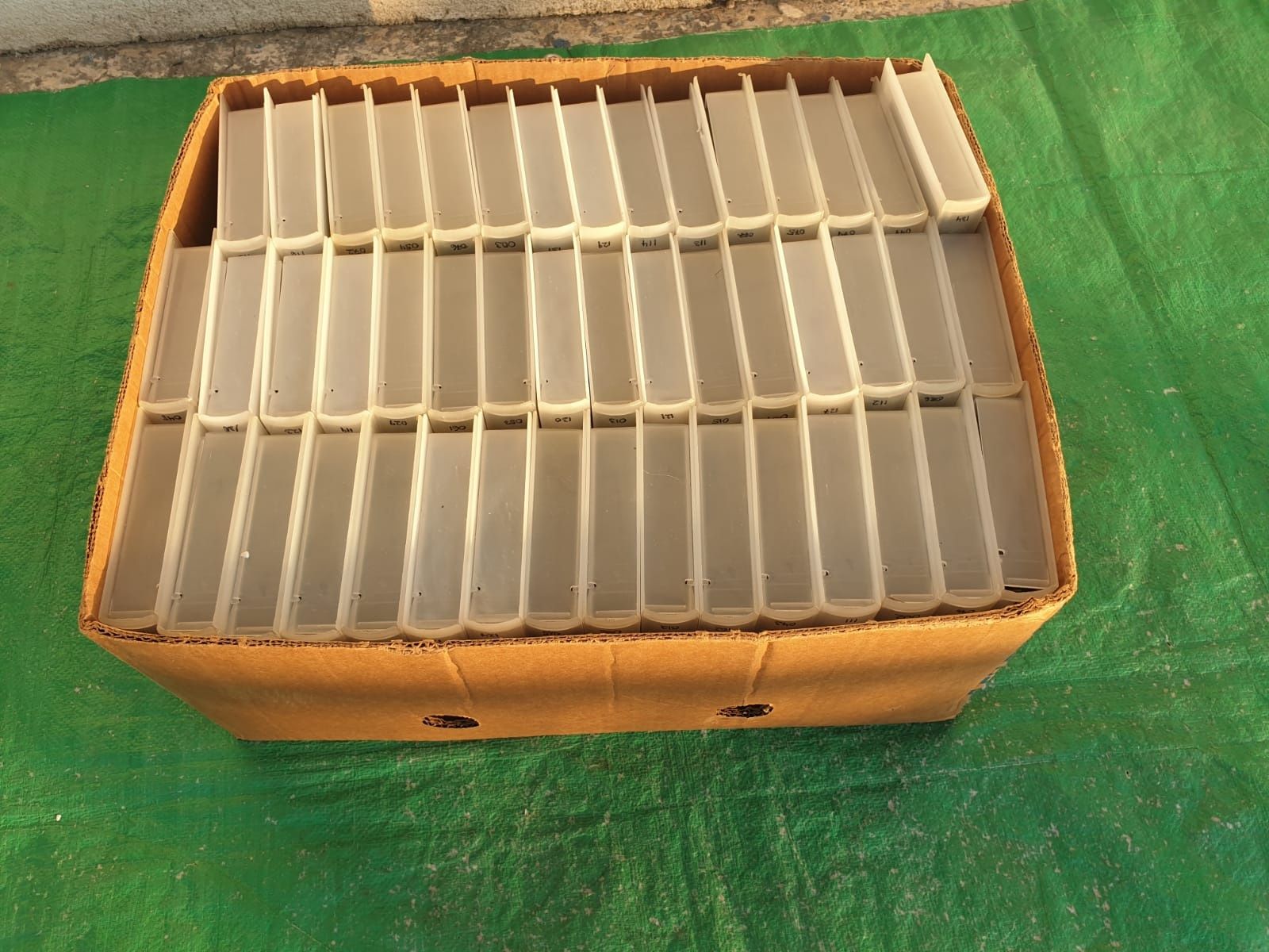 Vând 36 casete video VHS EMTEC originale 80& 100 & 120 minute,cu filme