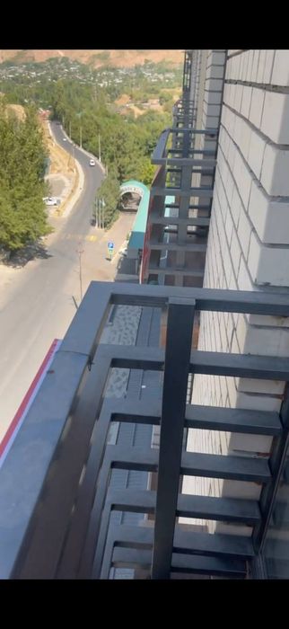 Humsonda srochna do'm sotiladi