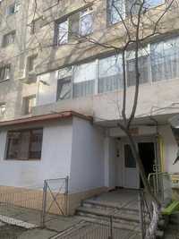 Vand apartament  in zona vidin..