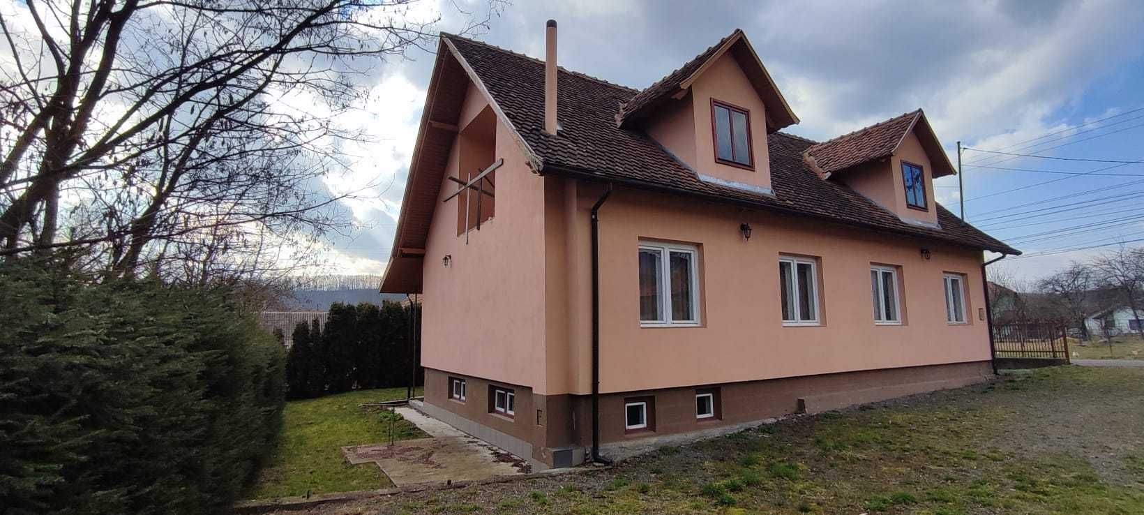 Vând casă în Săcădat județul Mureș 144mp și teren 400mp