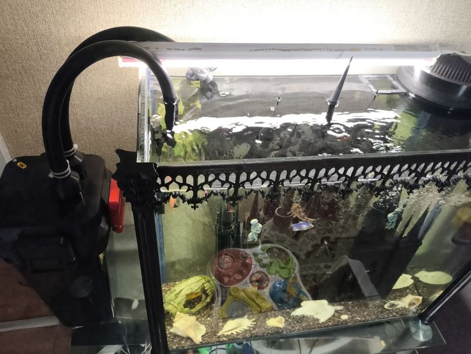 Продам новый аквариум, с украшением в виде замка