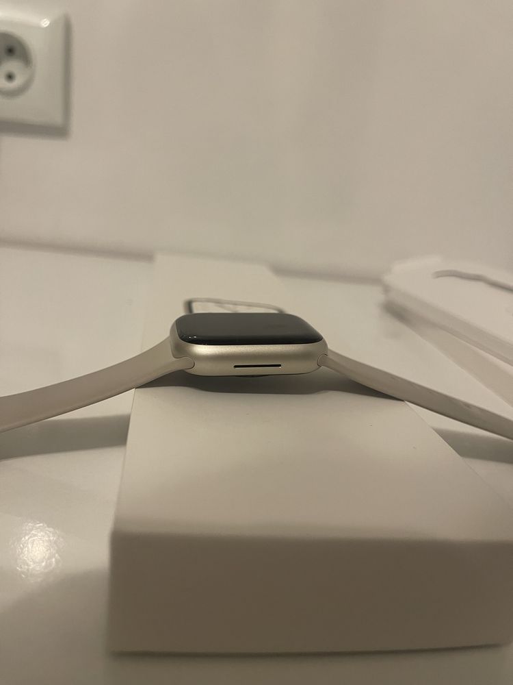 Apple Watch 7, GPS, Cellular, Starlight Aluminium 41mm