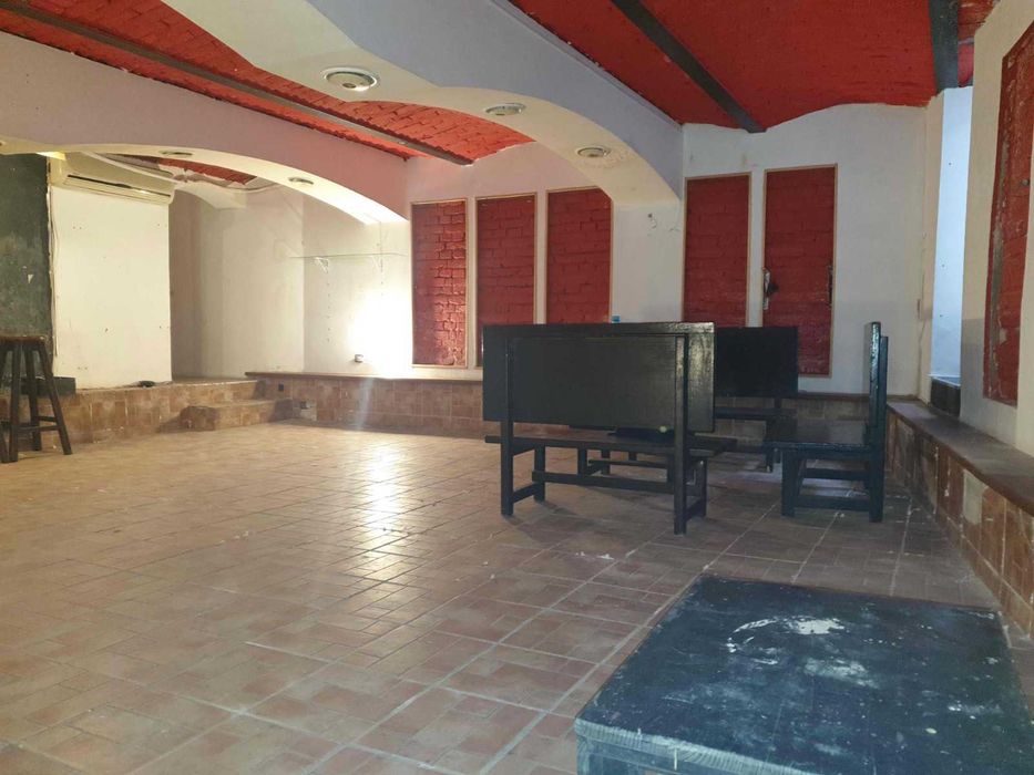 Vand spatiu comercial Piata Sfatului - Centrul Istoric Brasov