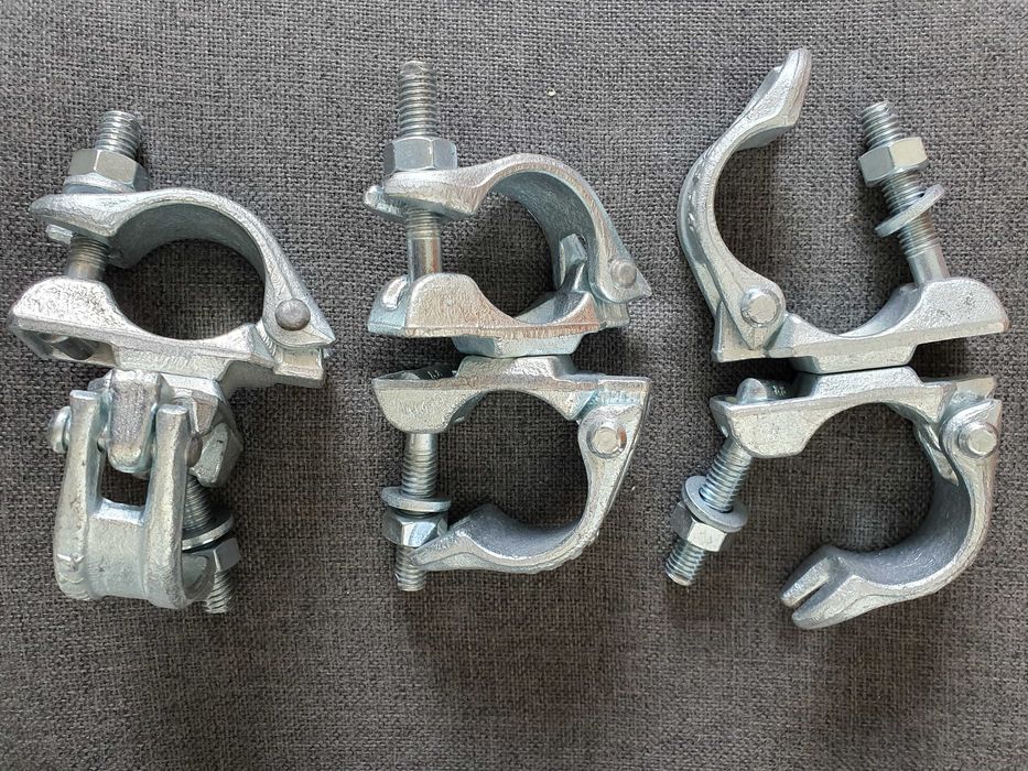 Vindem schela metalica NOUA completa de accesorii de montaj