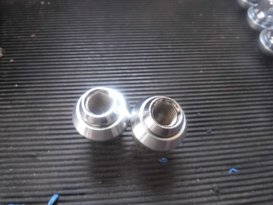 Piulite ford sau jaguar originale model cu saiba