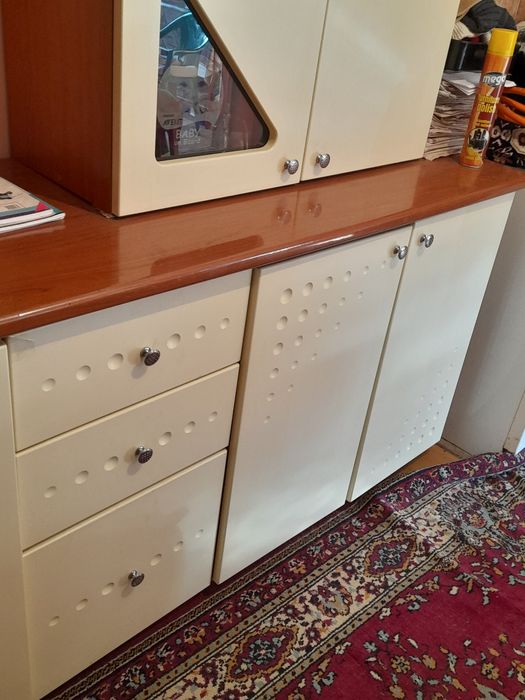 Bucătărie second-hand formată din 3 piese în stare foarte bună