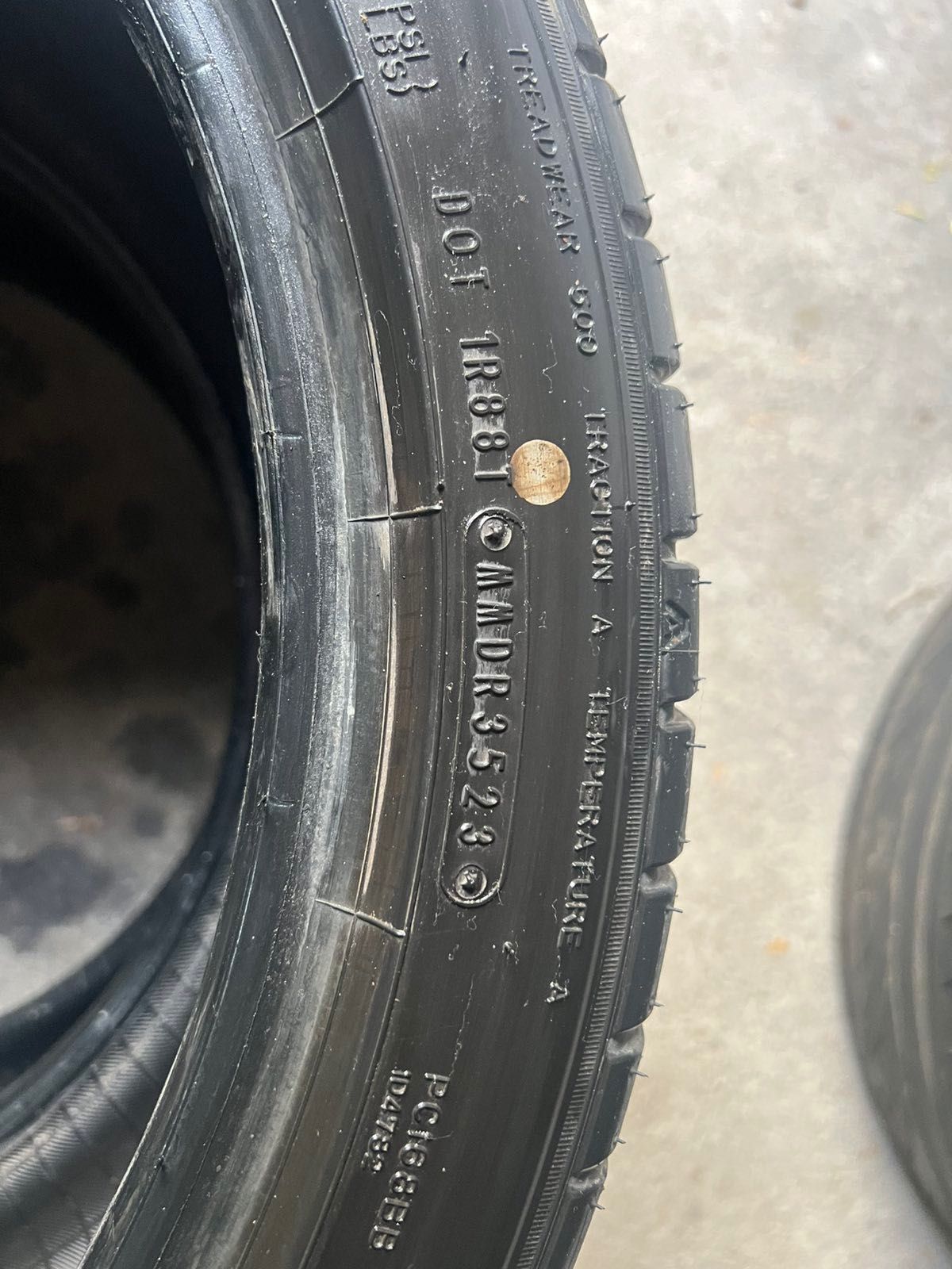 2 бр. Летни гуми Falken 245/40/19