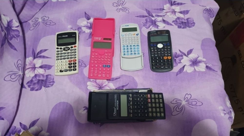 calculator stiintific in stare perfecta de functionare,