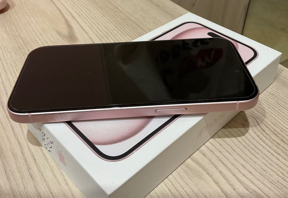 Iphone 15 impecabil