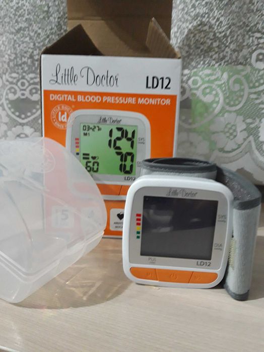 Продам тонометр на запястья