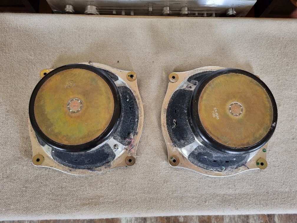 Set Difuzoare Mid/Bass Grundig. 8 ohms,30 watts , 20,5 cm. Impecabile