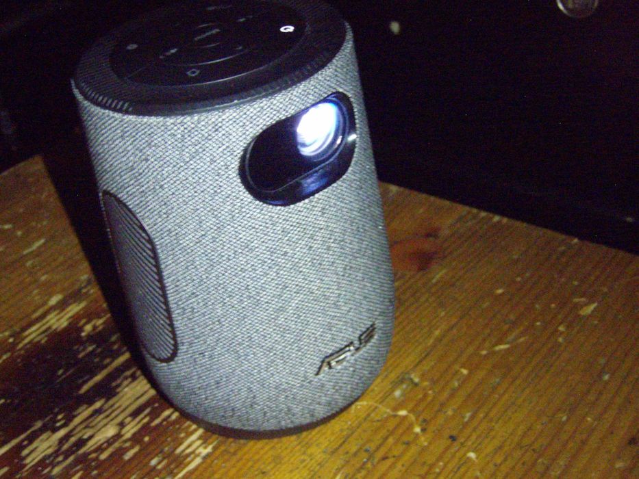 Videoproiector Asus ZenBeam Latte L1 cu baterie wifi si bluetooth, nou
