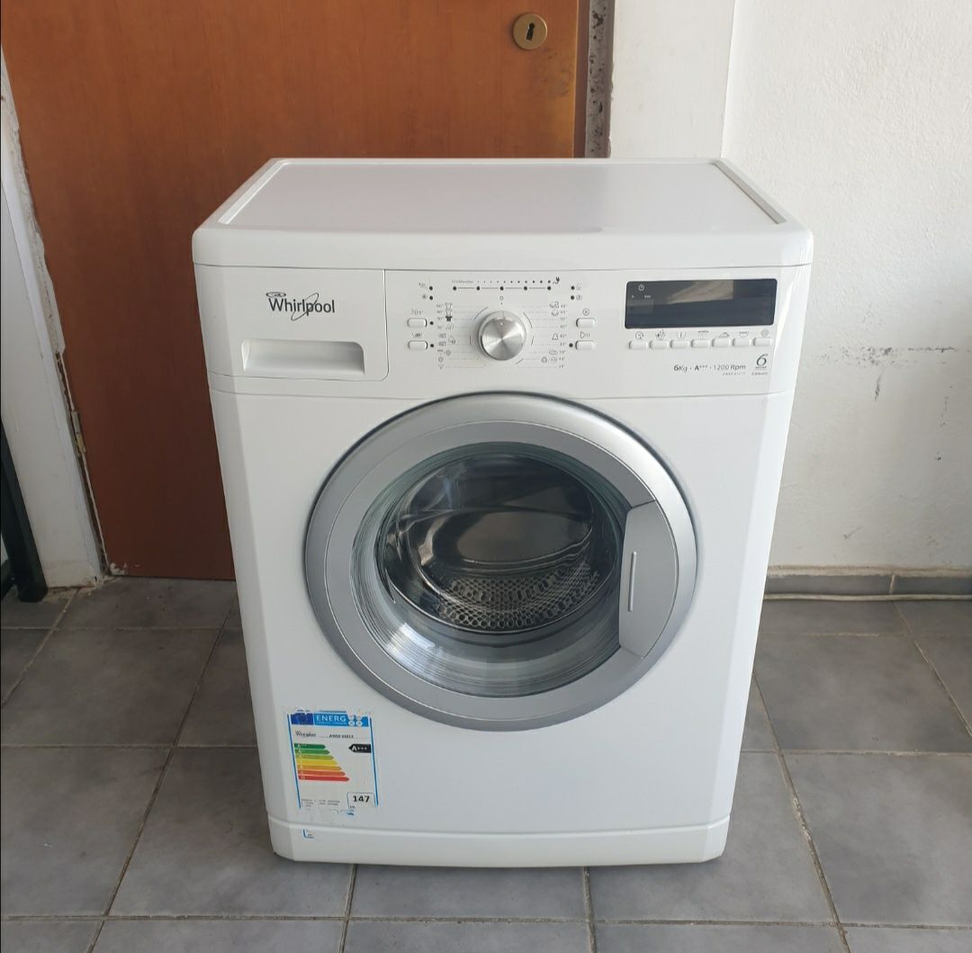 REDUCERE 100 LEI. Masina de spălat rufe Whirlpool  / wcsb 63711 A++