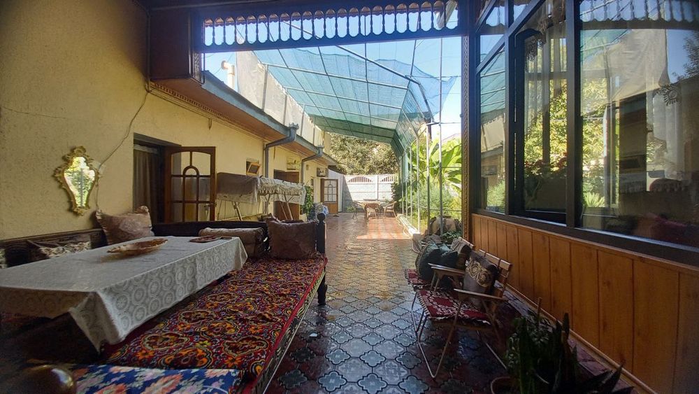 Уй сотилади ер нархида