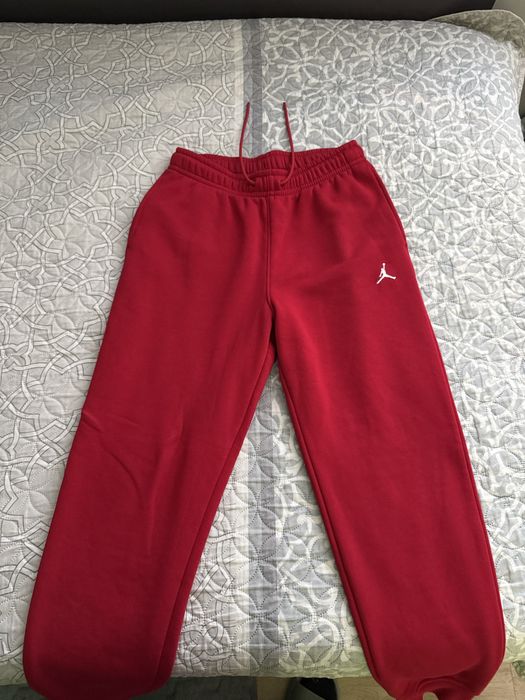 Продавам долнище Jordan