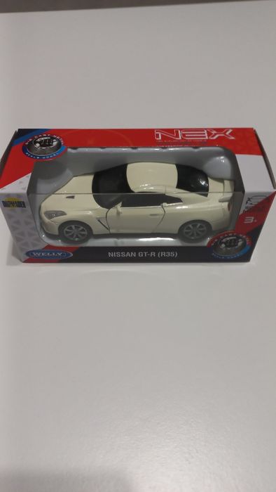 Vând mașinuțe de metal