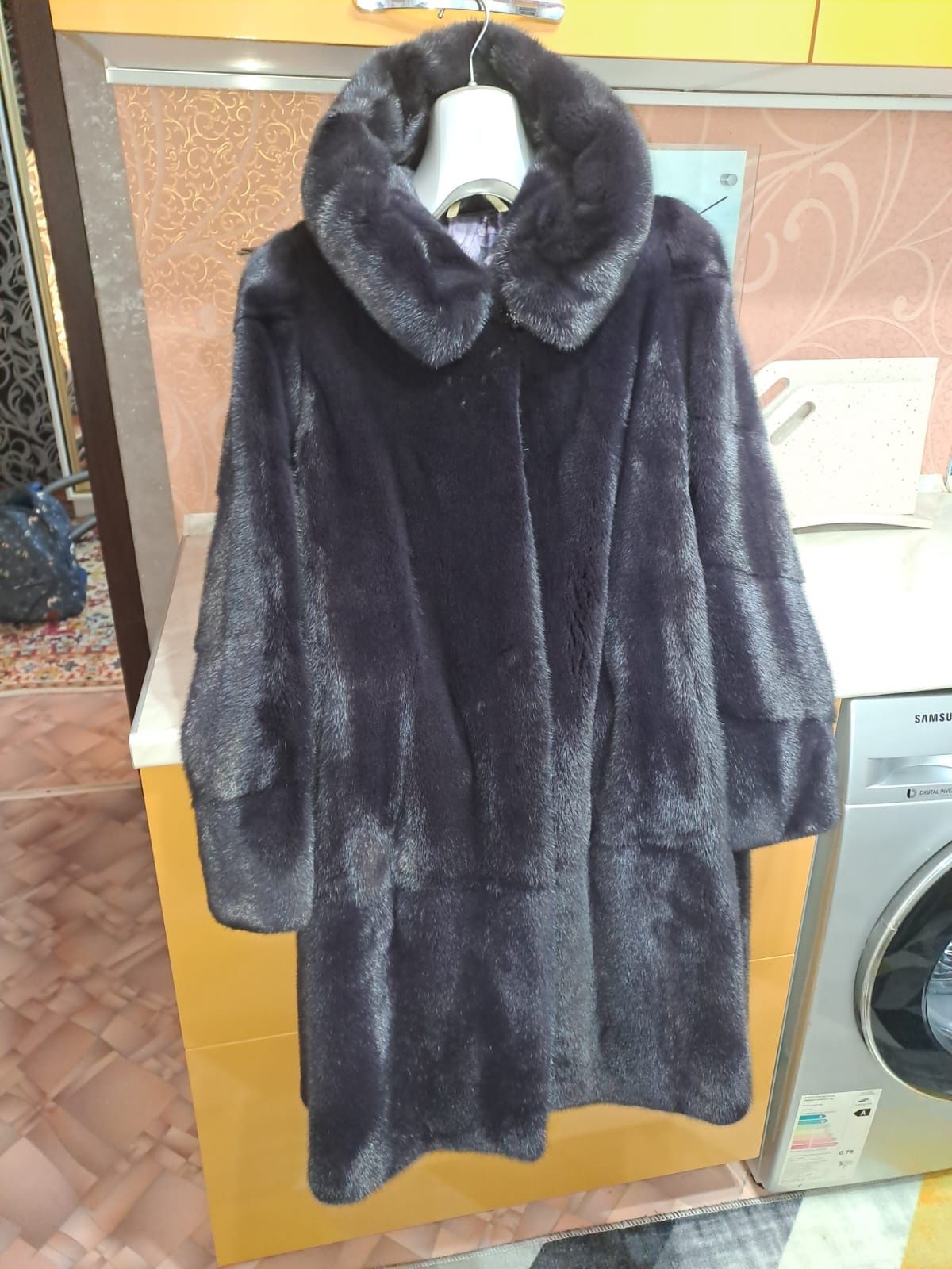 Продам новую норковую шубу цвета Слива