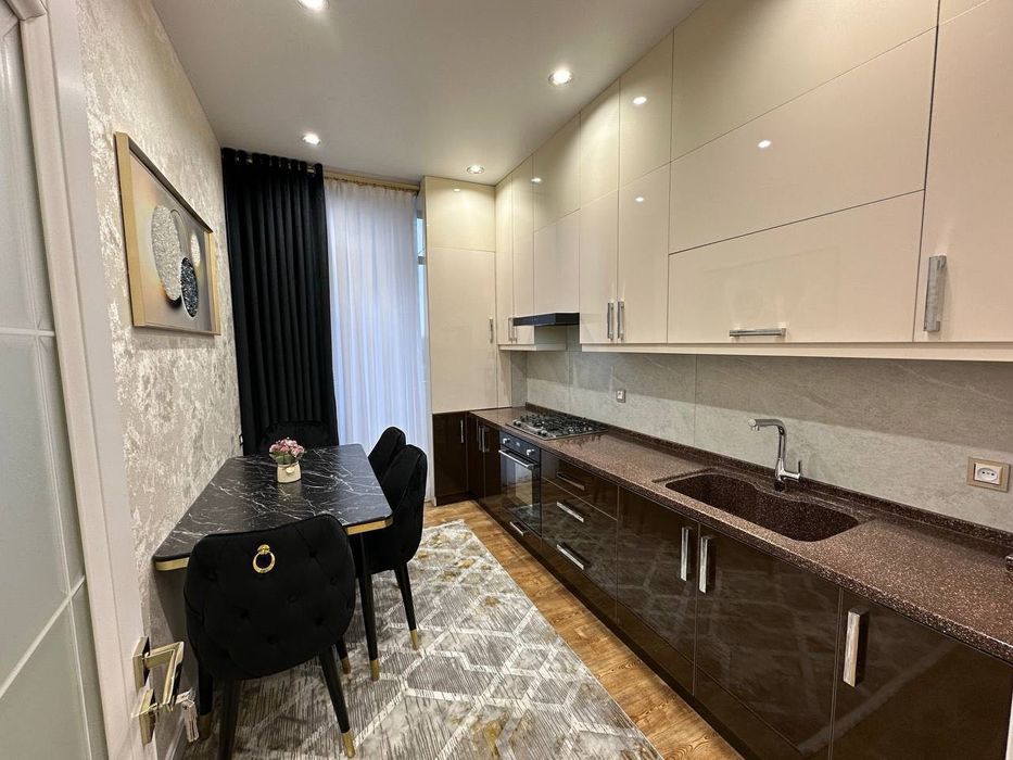 White House Sotuvda 2 xonalik uy remont Yakkasaroy tumani