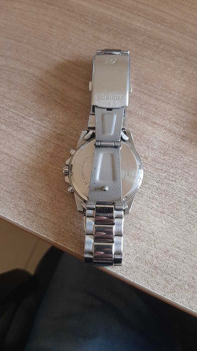 Часовник Casio Edifice EFV-570D-2AVUEF