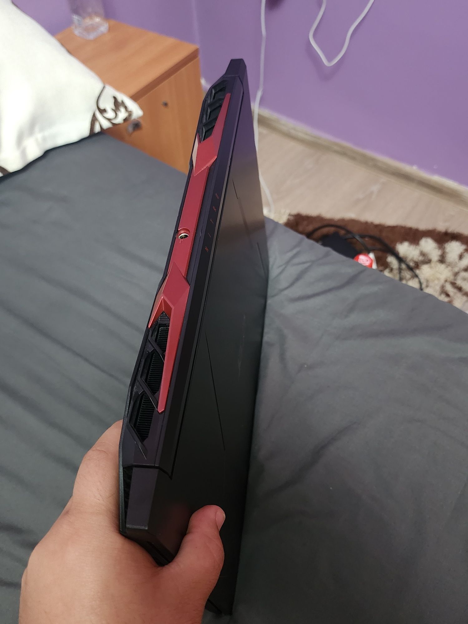 Vând laptop gaming Acer Nitro 5