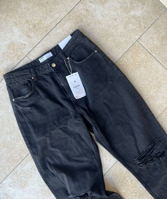 Blugi Bershka noi cu eticheta