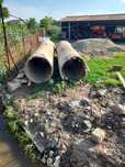 2 tuburi de beton armat