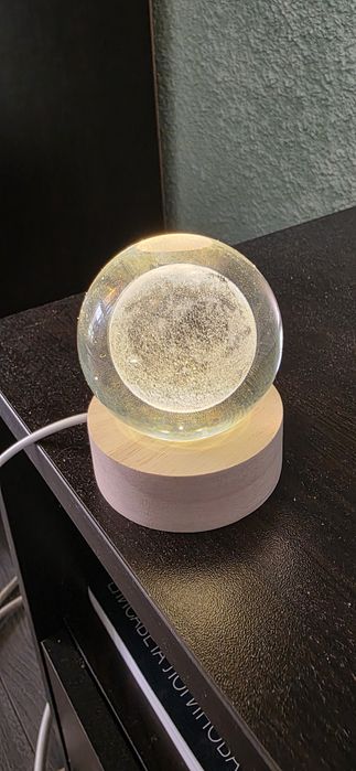 Нощна лампа Луна