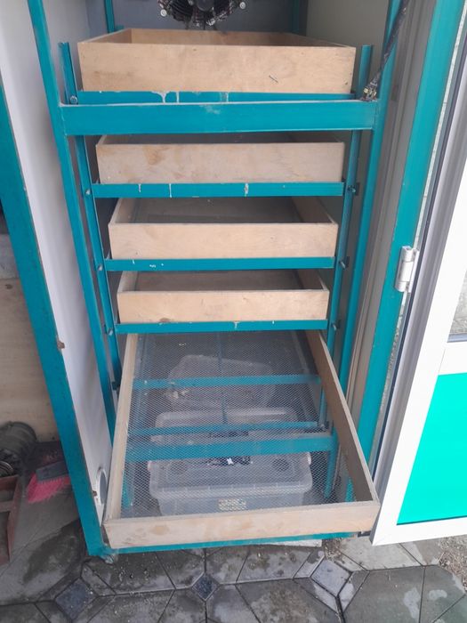 Инкубатор сатылады. 1056 шт тауық жұмыртқасы. 2652 шт.Бөдене жұмыртқас