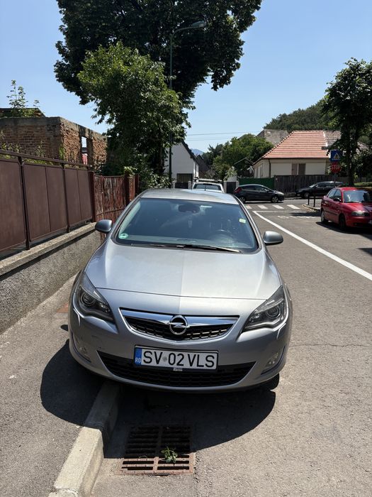 Opel Astra J 2011