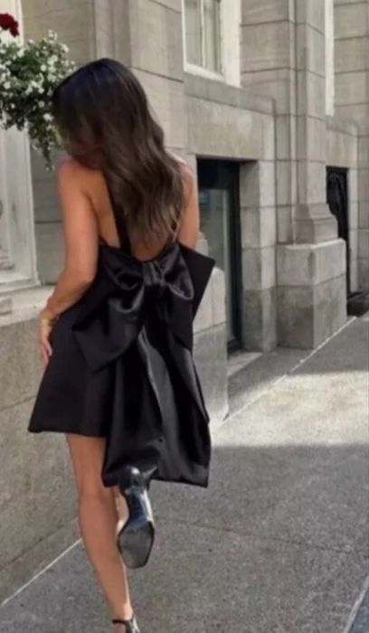 Rochie Zara, noua, mini din satin, neagra , S