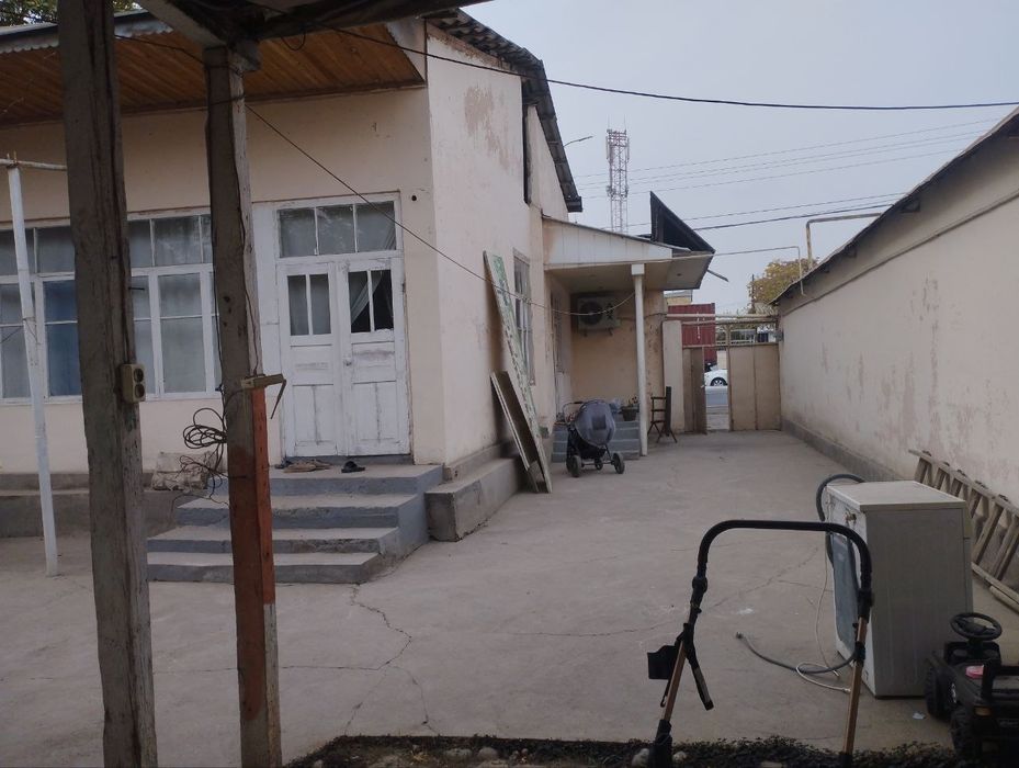 Zangi ota ziyoratgohda 800 metr otganda . uy xolati ortacha