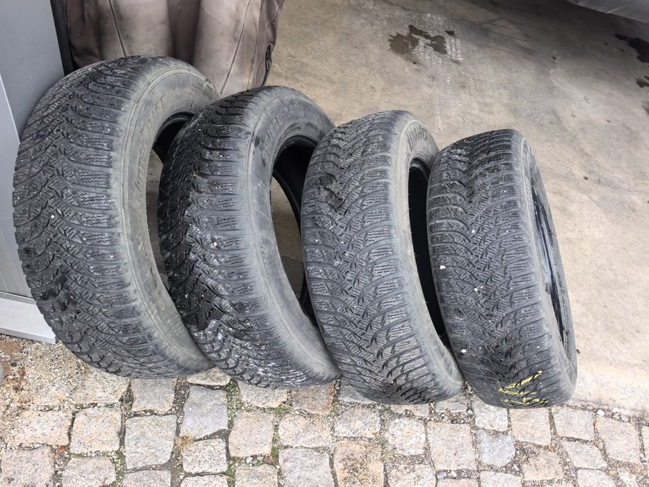 Зимни Гуми 215 65 R16 98H