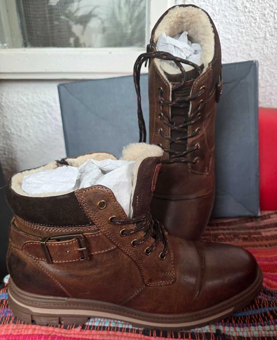 Bocanci imblaniti Pier One, marime 45
45·Nou cu etichetă·Pier One