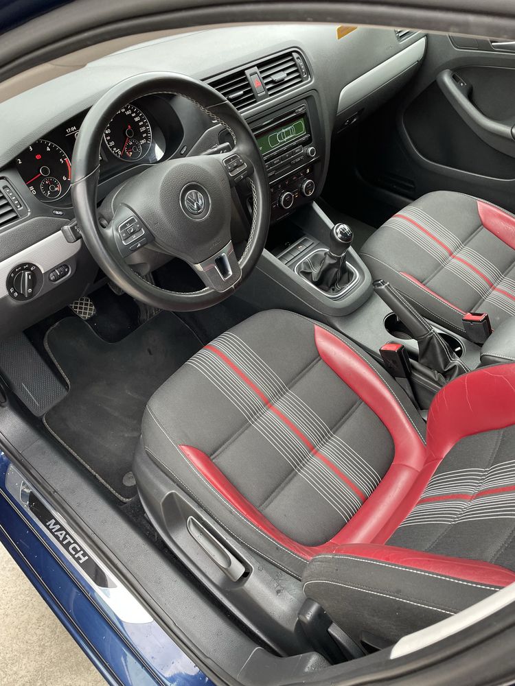 Volkswagen Jetta 2013 2.0l diesel 140cp euro5 Match
