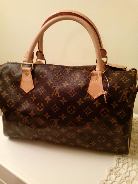 Diferite posete noi .