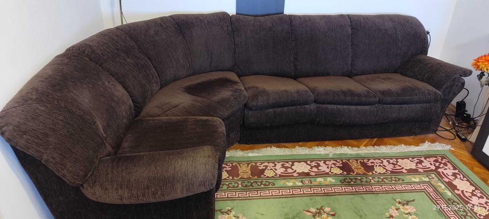 Холна гарнитура в много добро състояние.