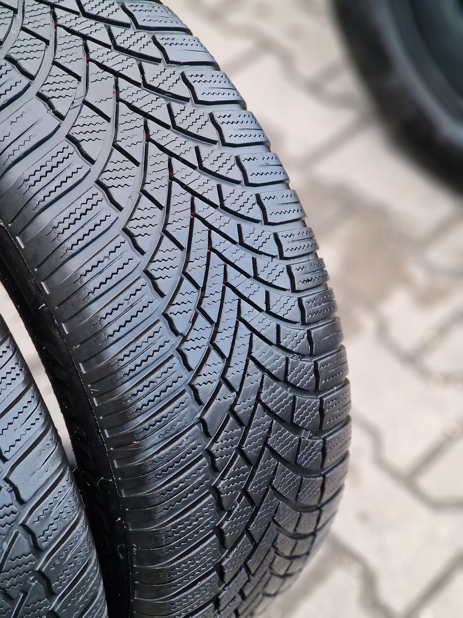 215 60 16 Bridgestone 2 бр.