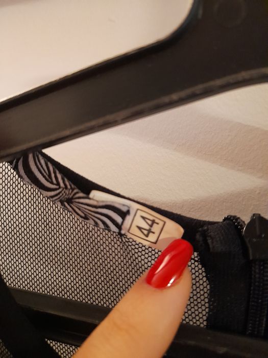 Черна рокля с мрежа