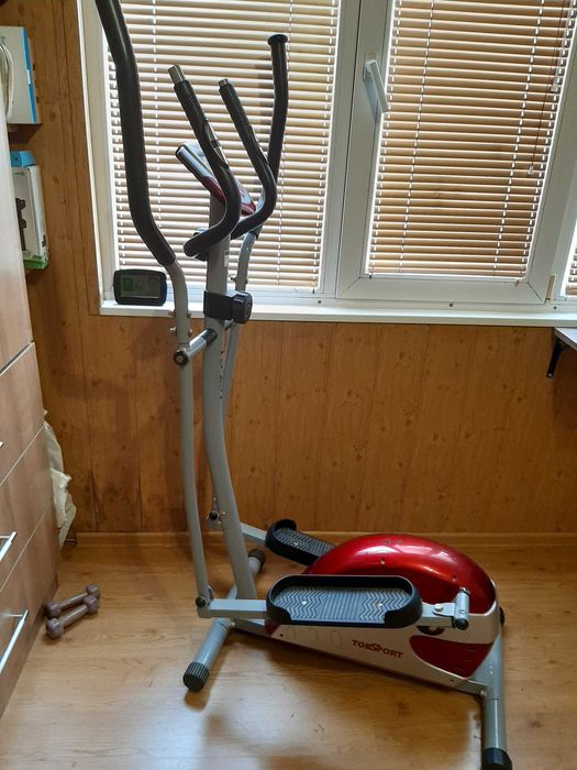 Степер с дисплей и дръжки.