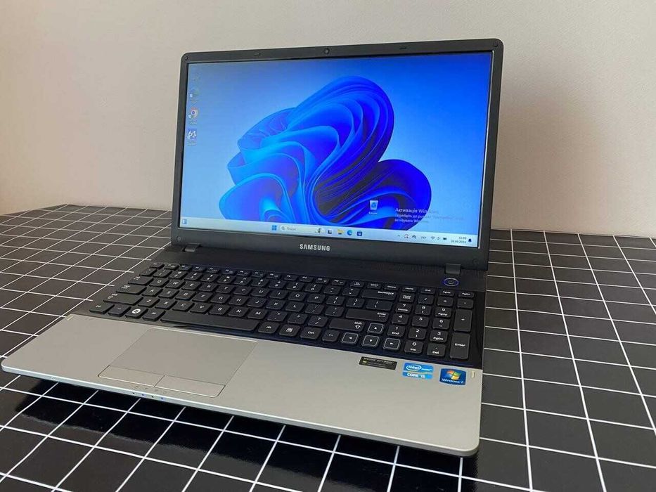 Samsung Core i5-2450M • 4 ГБ RAM • SSD 256 ГБ • GeForce 520MX Ноутбук
