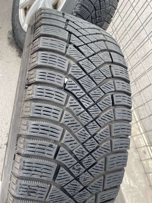 Jante Audi A4, A5, A6 echipate cu Anvelope Iarna 225/60/17 Pirelli