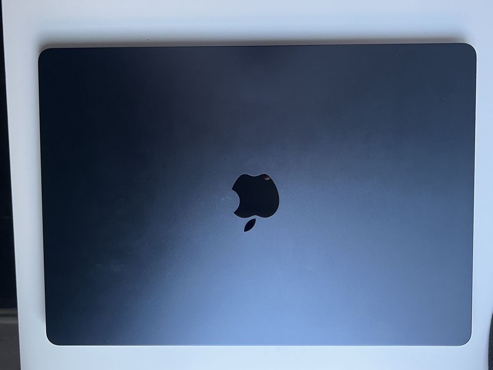 Macbook M3 15 midnight в гаранция