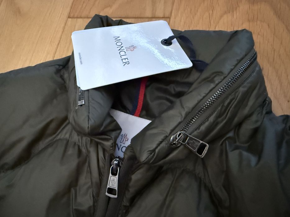 Яке Moncler Saire