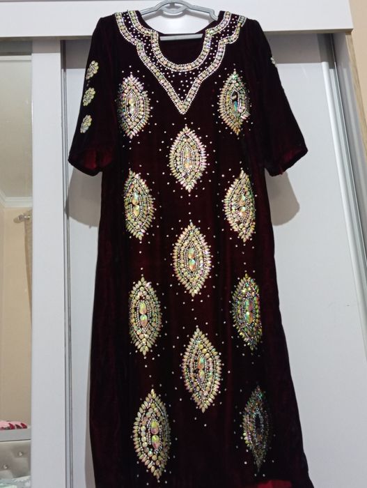 Toshli koʻylak bir ikki kiyilgan holati yangidek